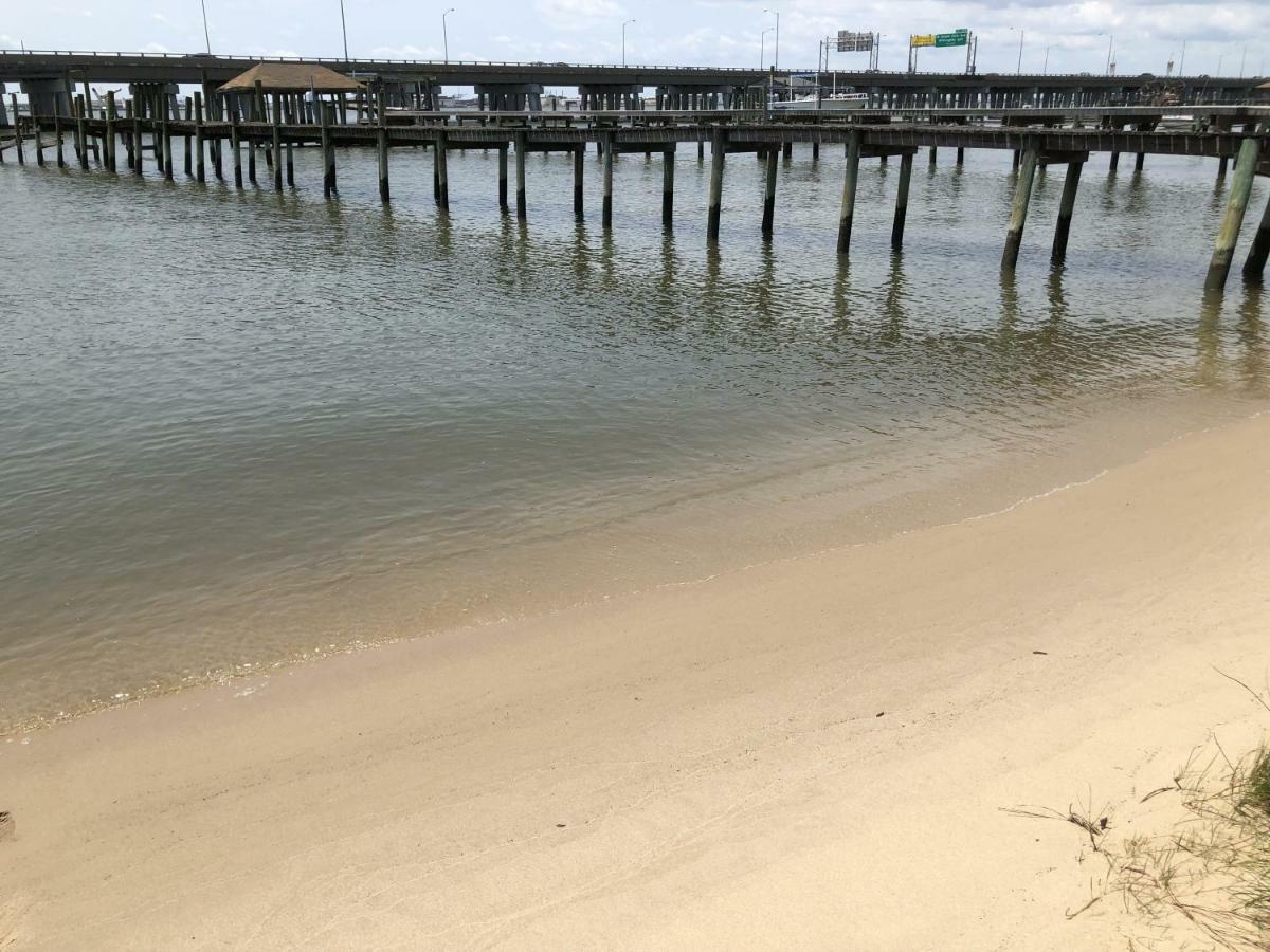 Harbor Delight On The Bay - Private Sandy Beach! Norfolk
